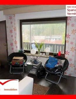 "INDIVIDUELLES FAMILIENDOMIZIL" Interessantes und großes Wohnhaus mit sonnigen Garten und Garagen - Poppenricht