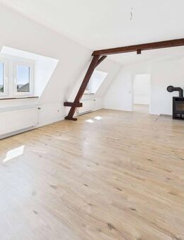 Außergewöhnliche 4 Zimmer Dachgeschosswohnung mit eigenem Eingang in Kirchtroisdorf-frisch renoviert - Bedburg