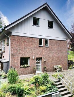 Neunkirchen-Seelscheid: Wohlfühloase im Grünen mit Einliegerwohnung auf großem Grundstück - Neunkirchen-Seelscheid