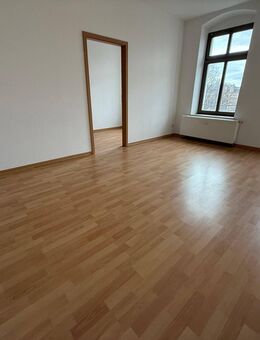EBK Einbau mögl. ! 3.OG mit Lift / Balkon / Bad mit Wanne + Fenster ! - Chemnitz