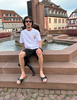 Ich suche eine Beziehung oder Freundschaft - Hanau (Brüder-Grimm-Stadt) Innenstadt