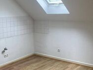 Dachgeschosswohnung (3 ZKB) in ruhiger Lage von Scheidt (Uni Nähe), Eichendorffstraße 11 - Saarbrücken