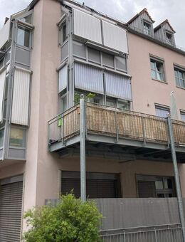 2-Zimmer Erdgeschoßwohnung mit Terrasse und Stellplatz im Zentrum von Kitzingen - Kitzingen