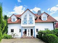 Lifestyle trifft Hightech - Landhausvilla mit Wellness, SmartHome-Potenzial & Grundstücksreserven - Herxheim (Berg)