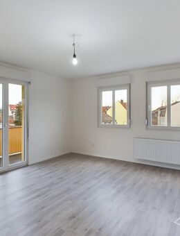 Provisionsfrei! Kernsanierte und helle 2-Zimmerwohnung - Fürth