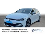 VW Golf, 2.0 TSI VIII Style, Jahr 2022 - Berlin
