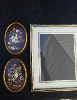 1 Bilderrahmen goldfarben mit Glas 26x32 cm+ 2 Wechselrahmen goldfarben oval Deko zusammen 4,- - Flensburg