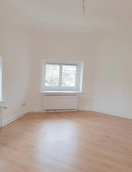 *** Hell und freundlich ! *** Renovierte 3-Zimmer-DG-Wohnung in der Lüdenscheider Innenstadt ! *** - Lüdenscheid