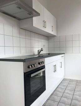 Wohnen in Schloßchemnitz ! EBK * im 2. OG ! frei ab 1.1.26 - Chemnitz