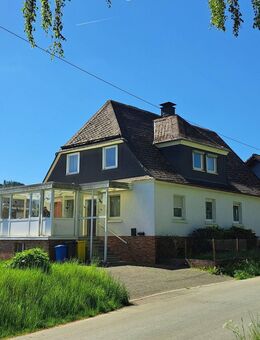 Großzügiges Wohnhaus mit ebenem Grundstück in Bad Laasphe-Feudingen sucht neue Bewohner - Bad Laasphe