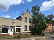 Wohnhaus mit Nebengebäuden in Lauchhammer - Lauchhammer