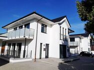 Attraktive und barrierefreie 3-Zi EG-Wohnung mit 2 Terrassen in ruhiger Villenlage von Ahrensburg - Ahrensburg