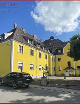Schlossensemble RGB: Der Zwölfer Bau - 21 Einheiten mit Ertrag & Mietpotenzial - Regensburg