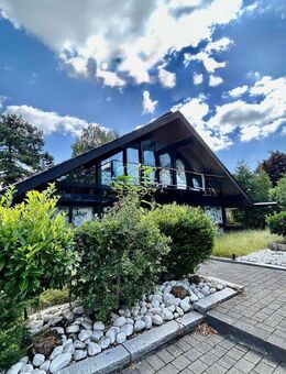 Exklusives Einfamilienhaus mit Doppelgarage und Pool in ruhiger Wohnlage. - Odenthal