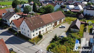 Alter Bauernhof zu verkaufen! Haus mit Bauernstadl und Garagen!