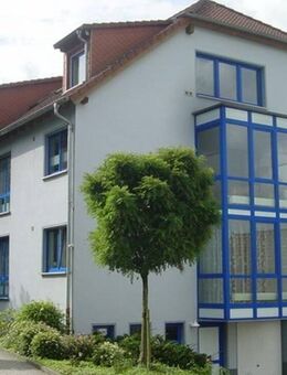 *** Gepflegte 2- Zimmer-Wohnung im 1. OG. *** viel Tageslicht, Sonnenbalkon und Garage *** - Dortmund