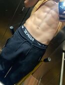 Er sucht sie in 20095