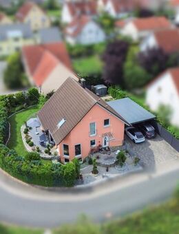 Modernes Einfamilienhaus - Mit liebevoll angelegten Garten - Uehlfeld