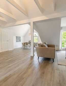 Modernisierte 3-Zimmer-Dachgeschosswohnung mit Balkon - Familienfreundlich und energieeffizient - Kiel