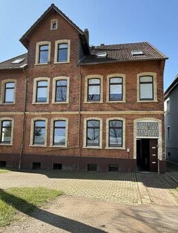 Sorgenfrei investieren: Vollvermietetes 3-Familienhaus mit sofortiger, solider Rendite - Schöningen