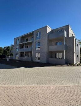 Erstbezug im Neubau: 2 Zimmer auf ca. 57 m² im Staffelgeschoss mit Aufzug und tollem Balkon - Neumünster