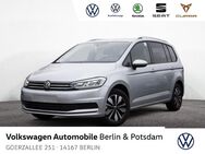 VW Touran, 1.5 TSI Move, Jahr 2023 - Berlin