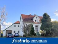 Modernisierungsbedürftige Villa im Jugendstil mit Stallgebäude, Garten und herrlichem Ausblick - Westerstede