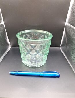 Vase aus Glas ca. 10cm hoch Durchmesser ca. 10cm - Essen