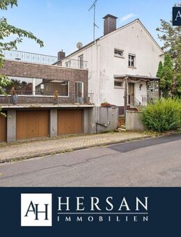 Haus mit Seltenheitswert: Dachterrasse, 3 Garagen & viel Potenzial in Jülich! - Jülich