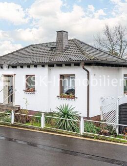 Freistehender Bungalow mit Garten und Garage und Blick zum Dom! - Hürth