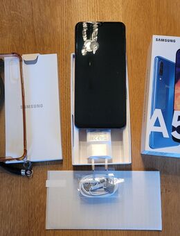 Samsung Galaxy A 50, gebraucht, sehr guter Zustand, mit Zubehör im original Karton - Essen