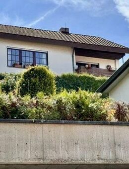 Schöne Aussichten: Charmantes Einfamilienhaus mit Panoramablick und Entwicklungspotenzial - Kernen (Remstal)