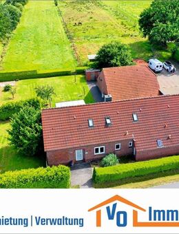 Teilsaniertes Landhaus mit Einliegerwohnung, Nebengebäude und über 4 ha Weideland in Wiesmoor - Wiesmoor