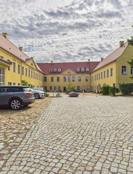 Charmante 3-Raum-Dachgeschosswohnung im Schloss Weistropp - Klipphausen