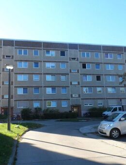 WBG - bezugsfertige 3 Zimmer, Wohlfühlbad mit Badewanne u. großem Balkon! - Brandenburg (Havel)