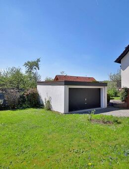 Familientraum in ruhiger Lage: Freistehendes Haus mit viel Platz für Kinder - Tiefenbronn