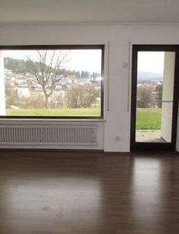 Schöne 1-Zimmer Wohnung mit Terrasse - Regen
