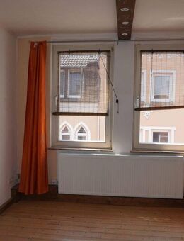 ***Großfamilie oder WG Wohnung - Sechs Zimmerwohnung, Küche, Bad in Kassel Kirchditmold Nahe Straßenbahnhaltestelle zu verkaufen*** - Kassel