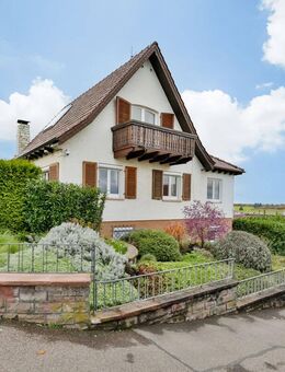 Stilvolles Wohnhaus mit großem Grundstück! - Wiernsheim