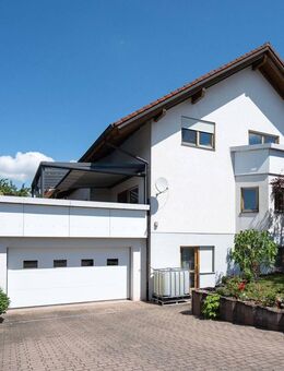 Mühlhausen/Rettigheim: Exklusives Zweifamilienhaus mit Einliegerwohnung, Garten und Pool in Top-Lage - Mühlhausen (Baden-Württemberg)