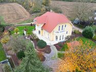 Architektenhaus auf großzügigem, parkähnlich angelegten Grundstück - Burglengenfeld