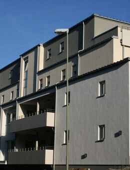 *Attraktive geräumige 3-ZKB-Wohnung mit großem Süd-Balkon mit Fahrstuhl + Tiefgarage* - Gelnhausen