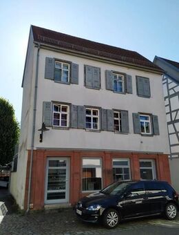 Wohnhaus mit Ladeneinheit in der Stadtmitte - Niederstetten