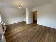 Geschmackvolle 2,5-Raum-Dachgeschosswohnung mit gehobener Innenausstattung in Köln Merheim - Köln