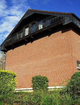 Klassisches Reiheneckhaus mit Garage und wohnlich ausgebautem Dachgeschoss am Leimbacher Berg! - Leverkusen