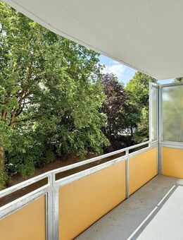 Moderne & frisch sanierte 1-Zimmer-Wohnung: hell, sonniger Balkon + schöner Ausblick ins Grüne - Hannover