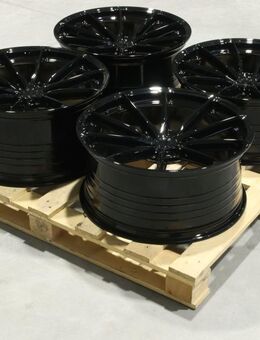 Set-JR#368 – Japan Racing JR37 21 Zoll Gloss Black - Neuhaus (Inn)