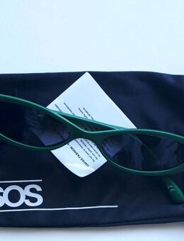 Stylische Sonnenbrille matt grün von ASOS - München