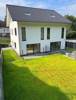 ? Modern, energieeffizient, einziehen & wohlfühlen: Doppelhaushälfte mit Garten ? - Roth (Landkreis Altenkirchen (Westerwald))