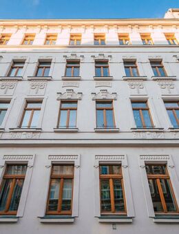 Außen Gründerzeit & Innen Neubau I 3 Zimmer I Einbauküche I modernes Tageslichtbad mit Wanne - Leipzig